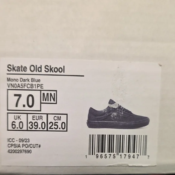 Vans Skate Old Skool – Mono Dark Blue – Men’s 7.0 / Women’s 8.5